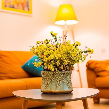 Yellow Apartment In Avlabari Tbilisi ภายนอก รูปภาพ