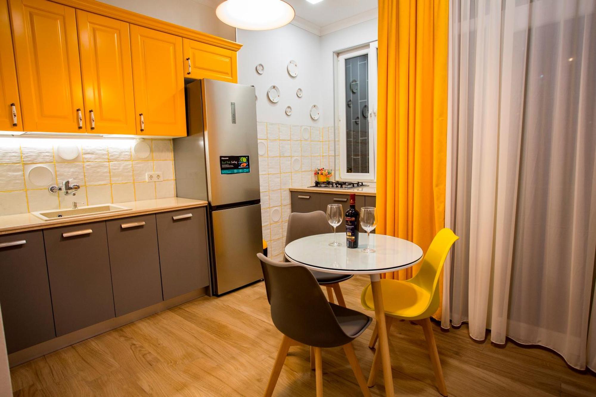 Yellow Apartment In Avlabari Tbilisi ภายนอก รูปภาพ