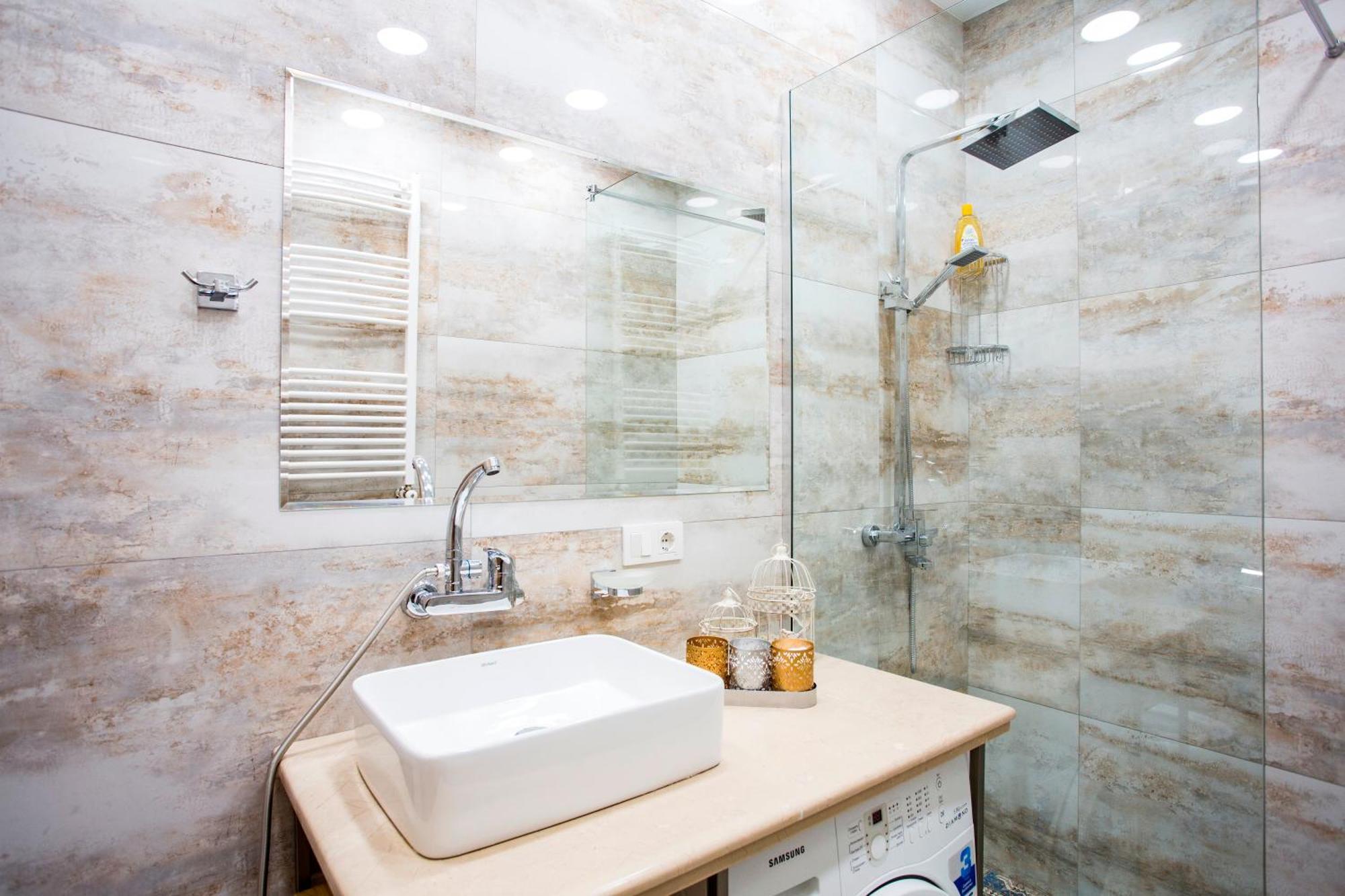 Yellow Apartment In Avlabari Tbilisi ภายนอก รูปภาพ